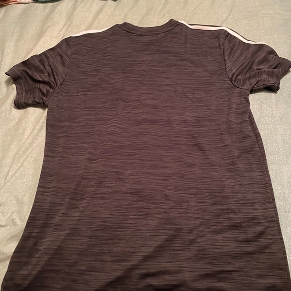 Adidas Athletic Shirt Size L - Picture 5 of 5